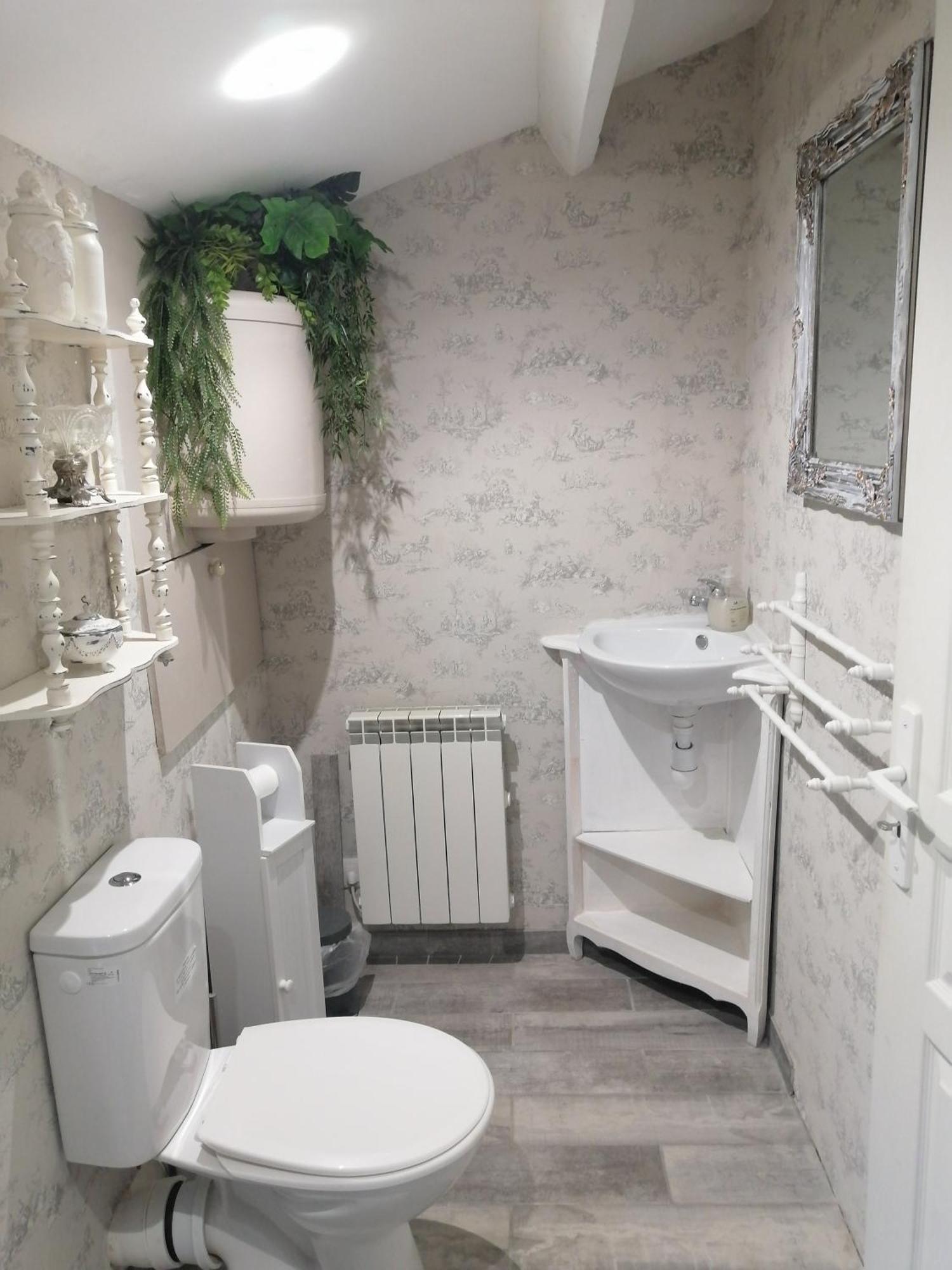 Gatekeepers Cottage Tiny House, Taize, Deux-Sevres, Velo Francette Exterior photo